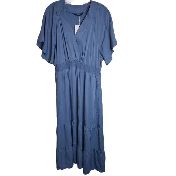 BloomChic V-Neck Blue Lightweight Tiered Dress, NWT, Large - Picture 1 of 6